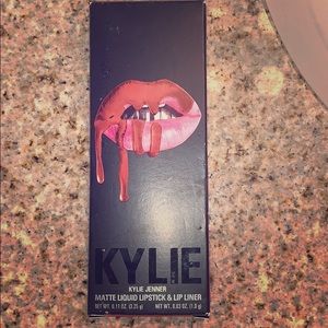 Kylie matte lip kit
